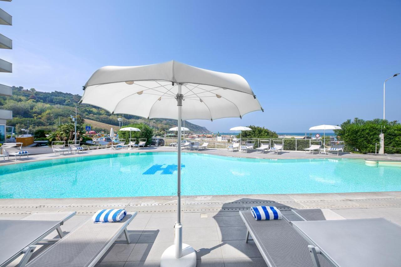Hotel Baia Flaminia Pesaro Esterno foto