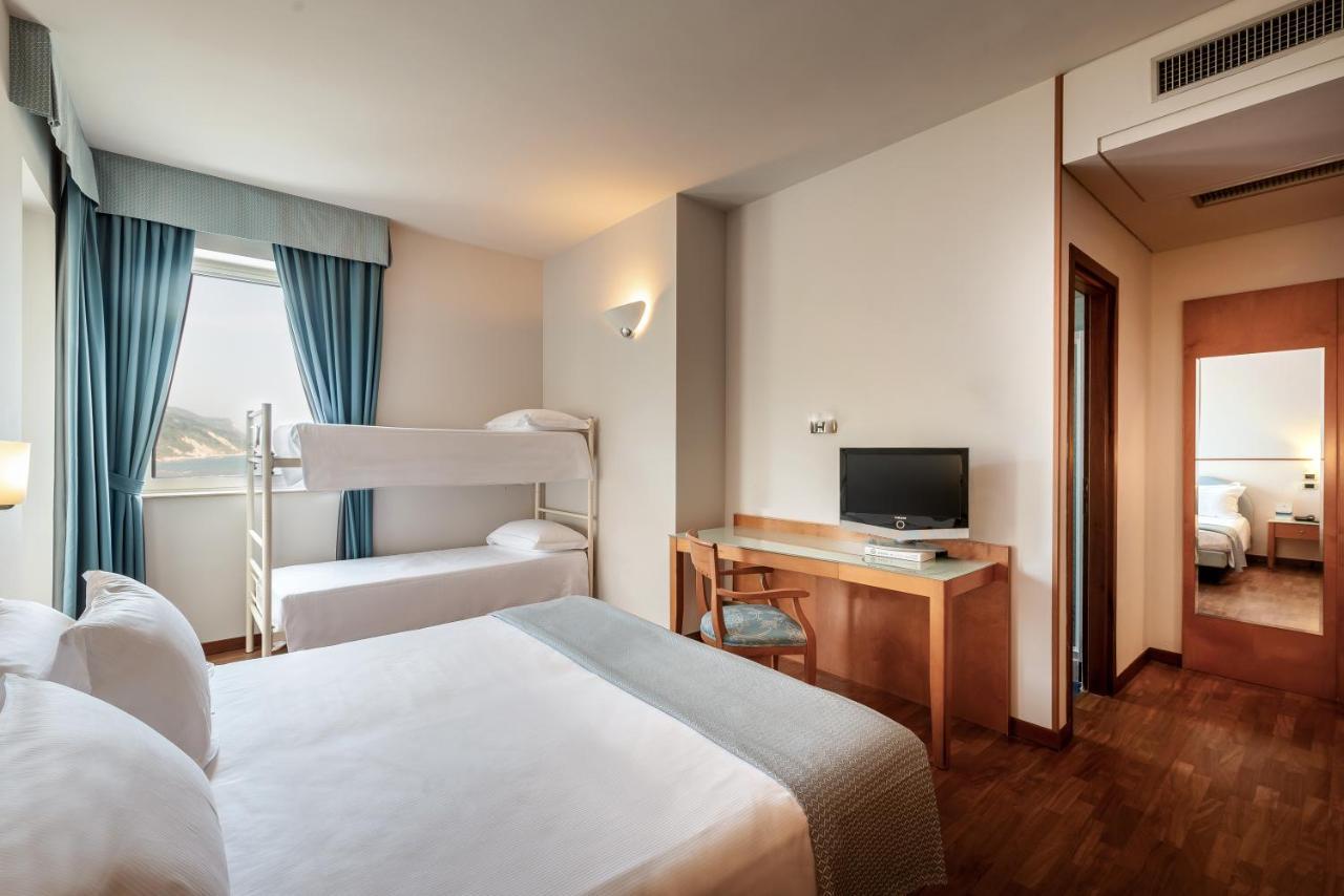 Hotel Baia Flaminia Pesaro Esterno foto