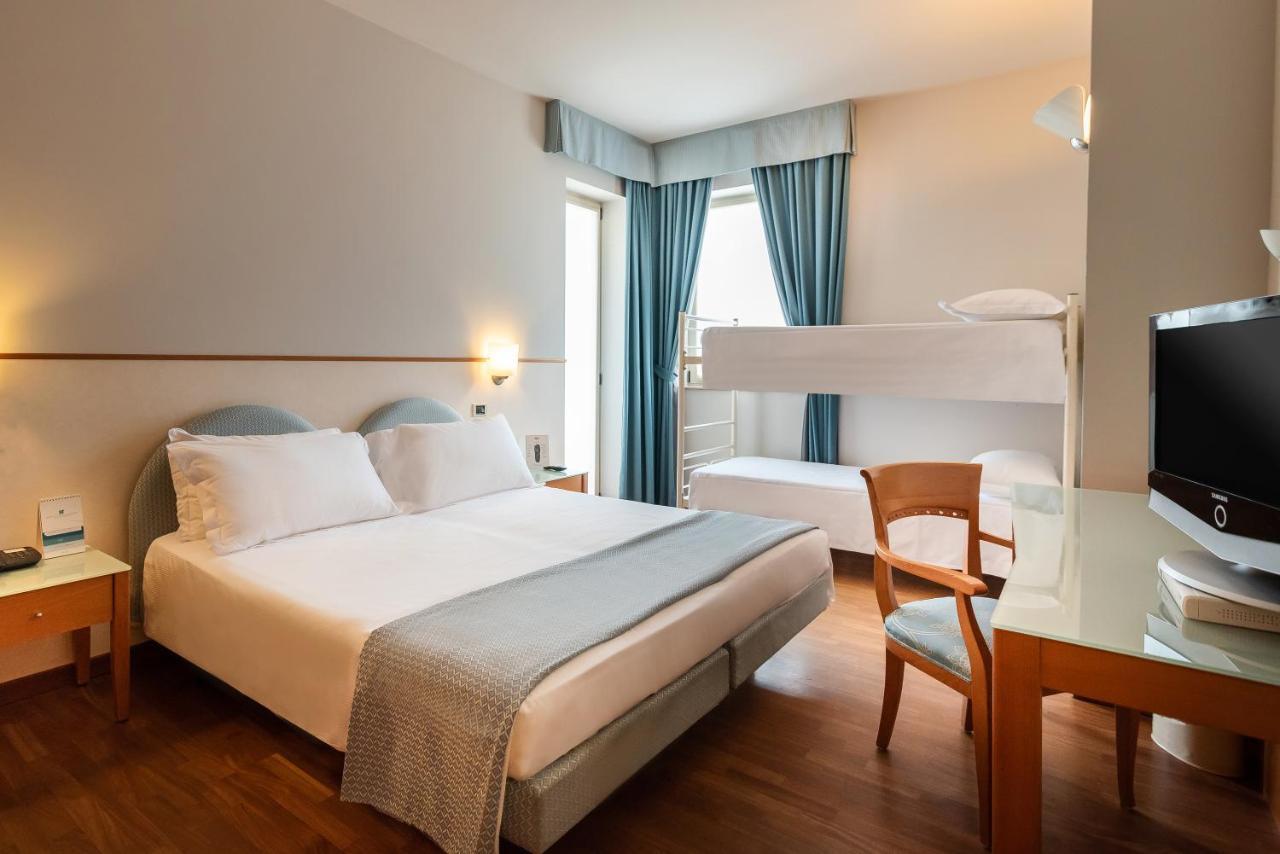 Hotel Baia Flaminia Pesaro Esterno foto
