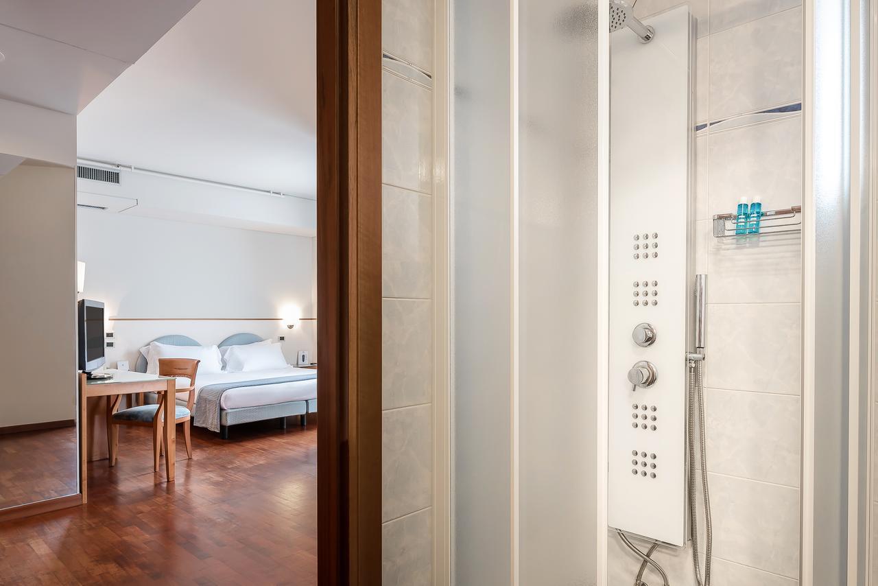 Hotel Baia Flaminia Pesaro Esterno foto