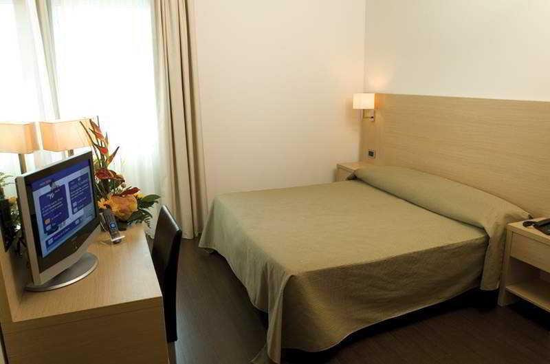 Hotel Baia Flaminia Pesaro Esterno foto